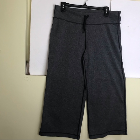 Lululemon Relaxed Fit Crop II Pants Zip Pocket Wide Leg Stretch Capri Drawcord - Picture 4 of 14